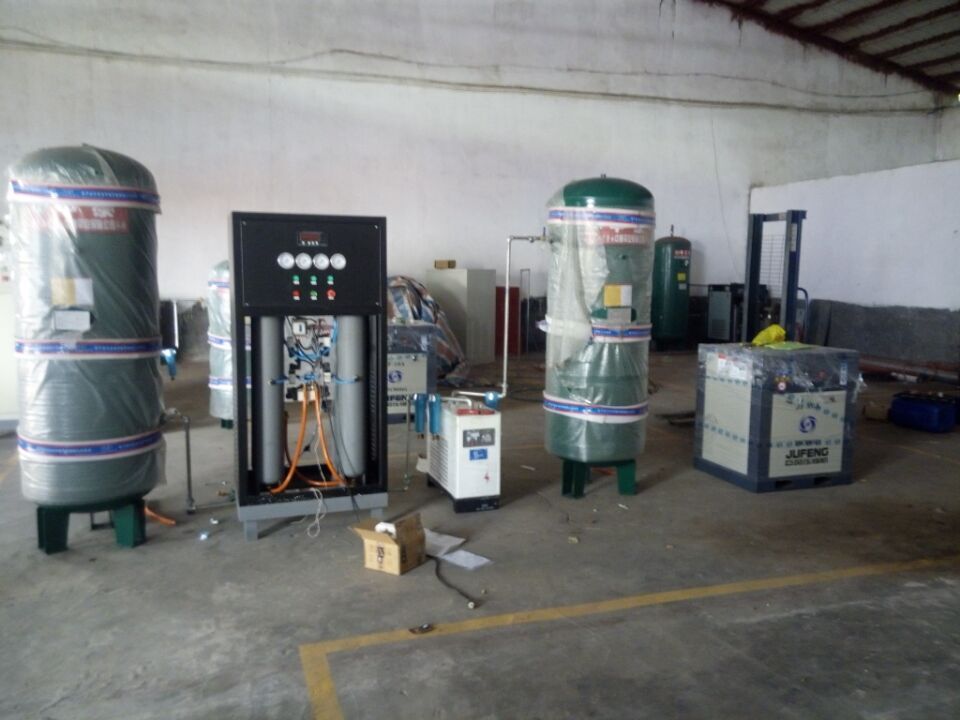廣州化工客戶制氮機(jī)安裝調(diào)試中 廣州化工客戶制氮機(jī)安裝調(diào)試中